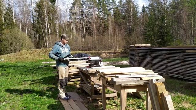  28 Дом в лесу 77 весёлых грядок картошка  посажена.Переезд из города в деревню.