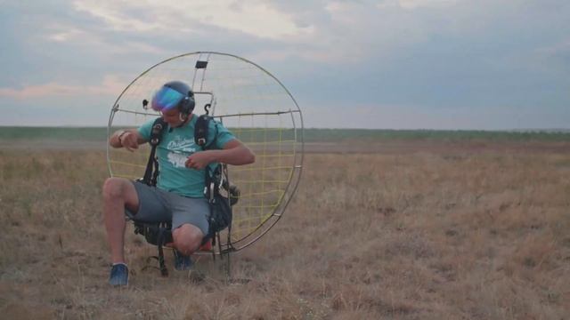 Мотопарапланеристы Первый полет смотреть онлайн