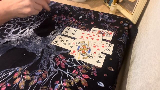 Червовая дама. Что ждёт? смотреть онлайн