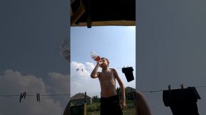 Челендж, выпей 1 литр воды на двоих!