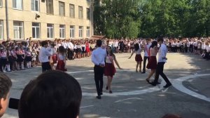 Танец 12 Б .Вальс .лицей Милеску Спэтару 2017