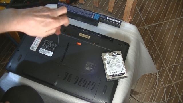 Установка SSD на ноутбук Acer Aspire 5750g. смотреть онлайн