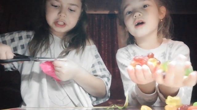 открываем маленьких Baby вкусный мармелад там есть смотреть онлайн