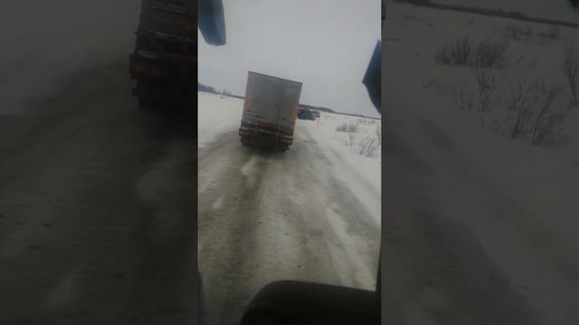 Самое страшное что происходит на зимнике Новый Уренгой Игарка 2019 .будьте осторожны смотреть онлайн