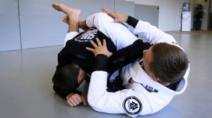 Кимура — жёсткий болевой приём. Все детали исполнения от чёрного пояса