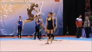 Дина Аверина Булавы тренировка vs выступление