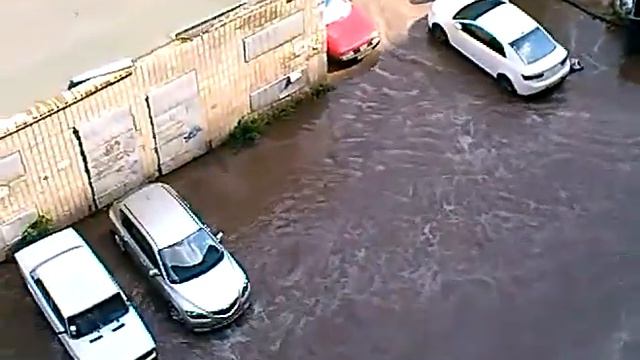 Потоп Киев Голосеевский проспект д.19 (5.08.2014) смотреть онлайн