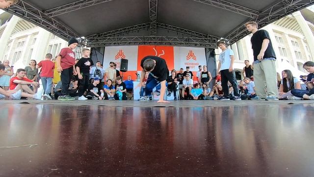 Косможане vs дети | Лужники 2019 смотреть онлайн