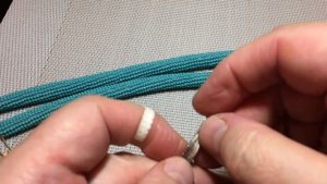 Бисерный жгут с узлом  Жозефины. Колье.