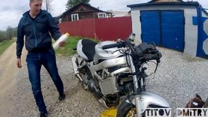 Замена охлаждающей жидкости на мотоцикле Honda VTR 1000f (антифриз)