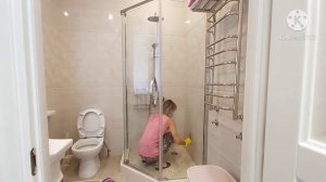 Уборка душевой кабины?/ уборка в санузле?