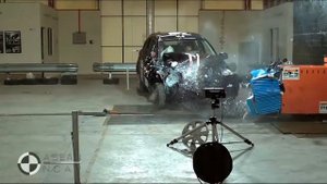 Nissan March Crash Test