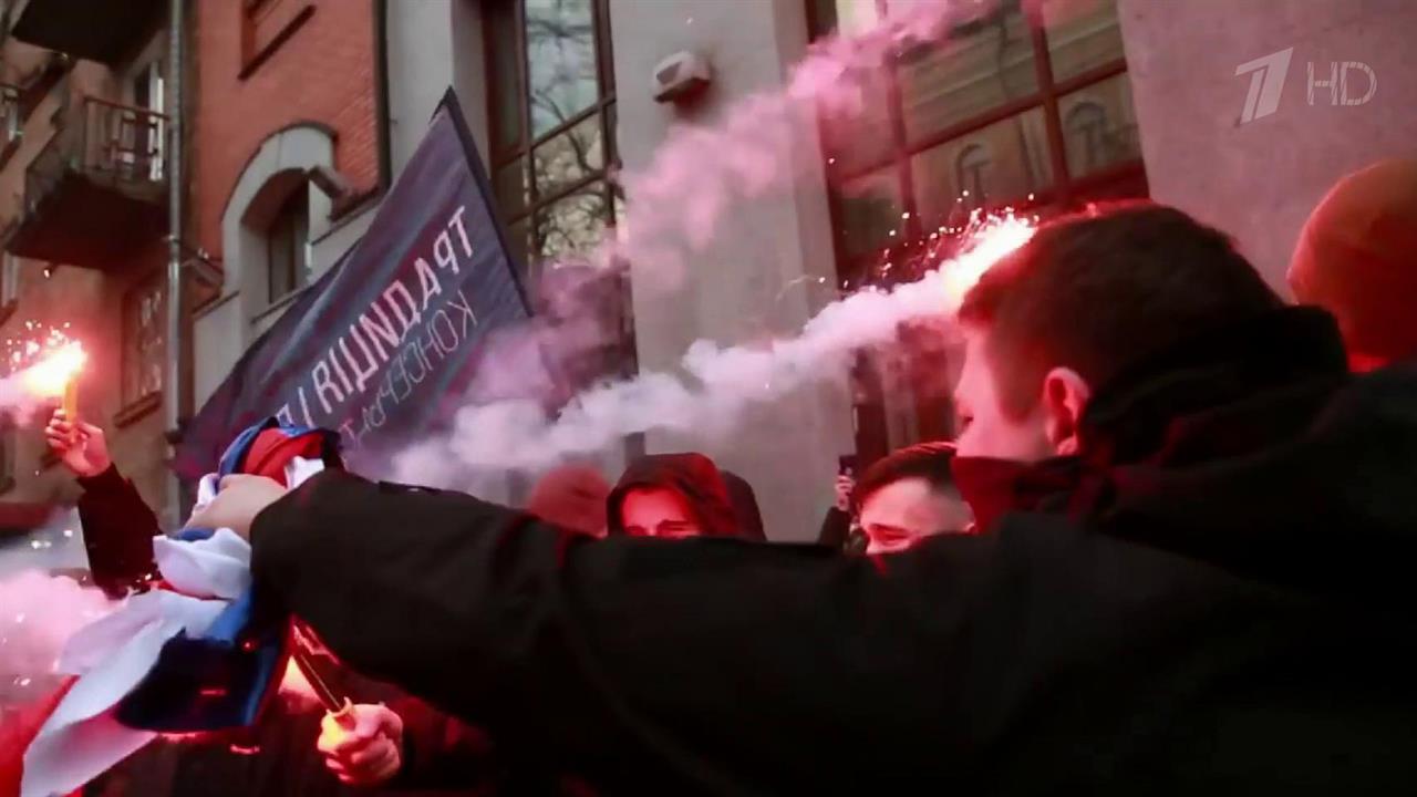 Москва ждет от Вашингтона прекращения поддержки пещерного национализма на Украине