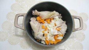 Тушёная курица с кабачками