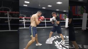 Вольный бой передней рукой. Эпизод одного из моих лёгких спаррингов.