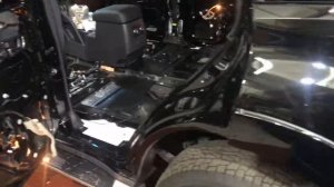 Большая часть автомобилей японского производителя шумные, заглянем в Паджеро 4