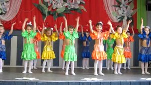 "Раз ладошка,два ладошка" выступление детей в 3 гимназии