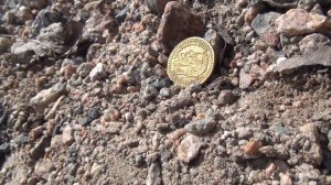 В камнях на речке можно найти камни