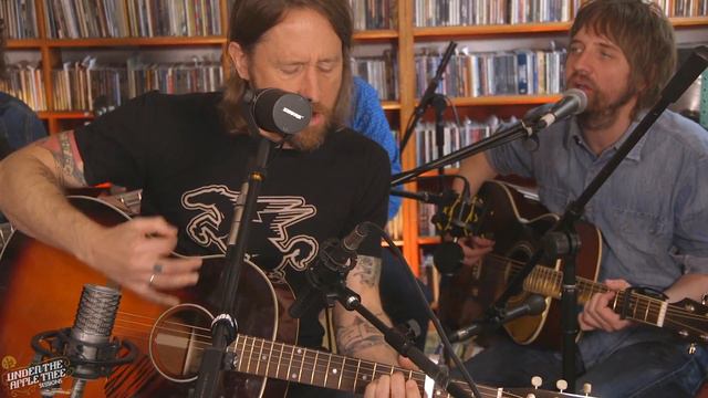 Chris Shiflett - 'Welcome To Your First Heartache' | #UnderTheAppleTree смотреть онлайн