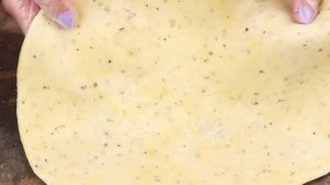 Пресная фокачча с розмарином и маслинами