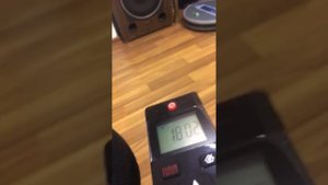 робот пылесос против кошки