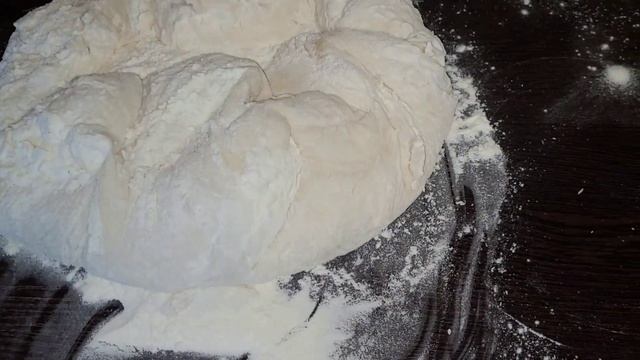 Нежные и воздушные булочки с изюмом. #булочки #булочкисизюмом/համեղ և փափուկ բուլկիներ смотреть онлайн