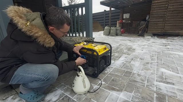 Бензогенератор Champion GG3200 тестирую нагрузку. смотреть онлайн