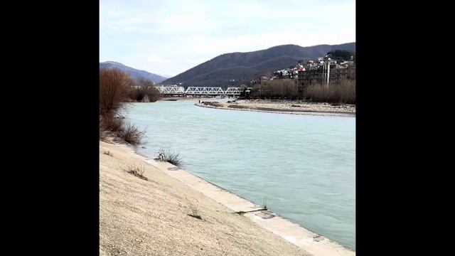 хотели бы увидеть 🔥Курорт зимой. Море и река.10.02.2024 смотреть онлайн