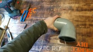 Забабахал уличный светильник из канализационного угла