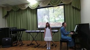 Ц. Кюи, слова *** "Под липами". Поёт Евгения Козлова. 9 лет