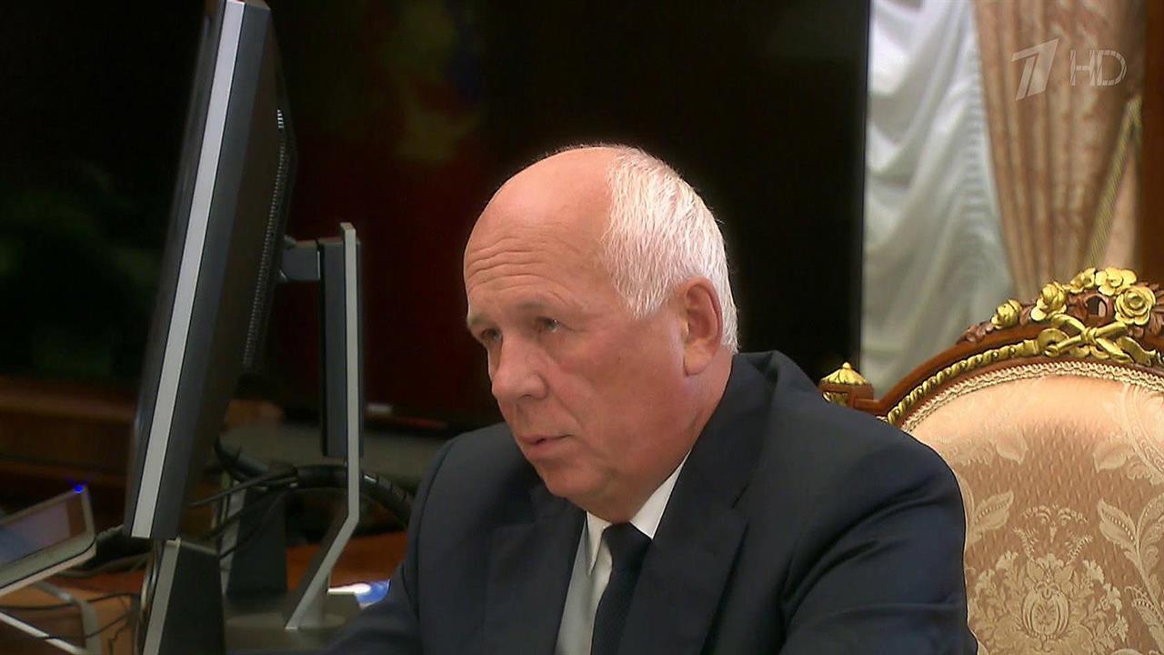 Глава госкорпорации "Ростех" Сергей Чемезов рассказал президенту о работе компании за год