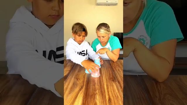 Фокус с чашечками? #shorts Лучшее видео от Многодетки
