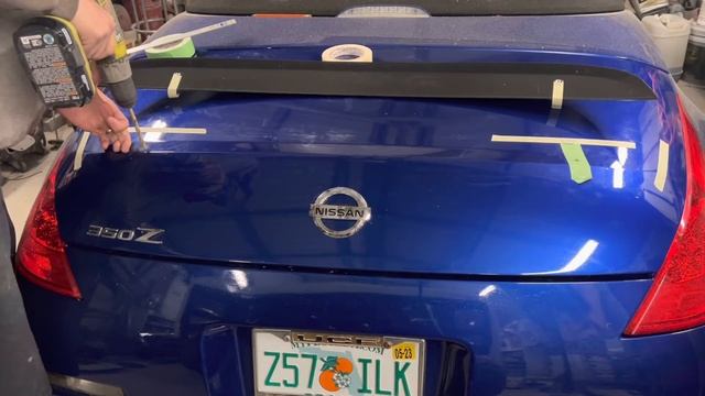 2006 Nissan 350Z rear spoiler replacement and deck lid repair смотреть онлайн