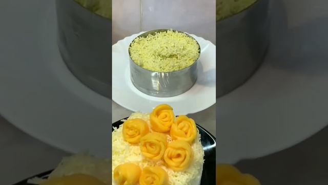 ПРАЗДНИЧНЫЙ СЛОЁНЫЙ САЛАТ С КУРИЦЕЙ /САЛАТ "НЕВЕСТА"