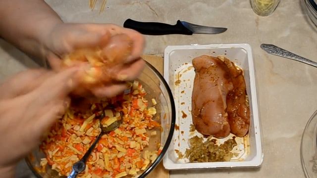 Куриные рулетики с сыром и крабовыми палочками! Вкусно и просто!