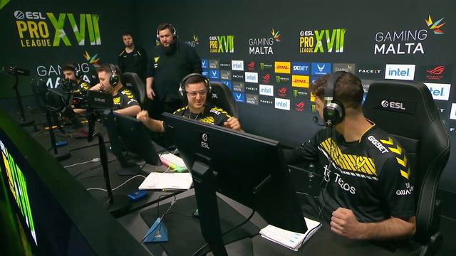 АПЕКС ПОКАЗЫВАЕТ ЯЗЫК ПОСЛЕ ТОГО КАК ОТЫГРАЛИСЬ С 14-1 смотреть онлайн