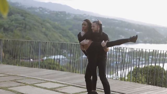 Kizomba Isabelle and Felicien - Tahiti sunset dance - C4 Pedro *Nao me pede* смотреть онлайн