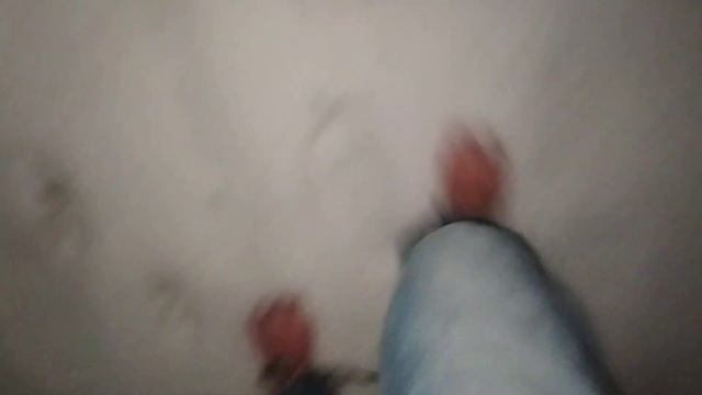 Раб закованный в кандалы уже несколько лет 24/7. смотреть онлайн