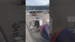 Как грузят багаж в самолет Аэрофлота в Шереметьево? часть 2 4k video