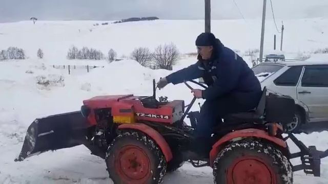 Установка двигатель Ока на чешский минитрактор смотреть онлайн