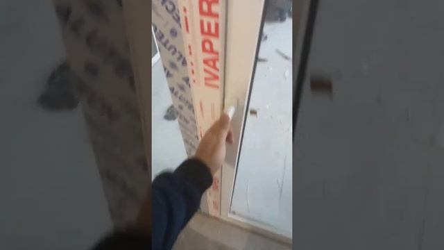 Классная двухсторонняя ручка на балконной двери #sigenia #ремонтдверей #секретыоконщика #ремонтокон смотреть онлайн