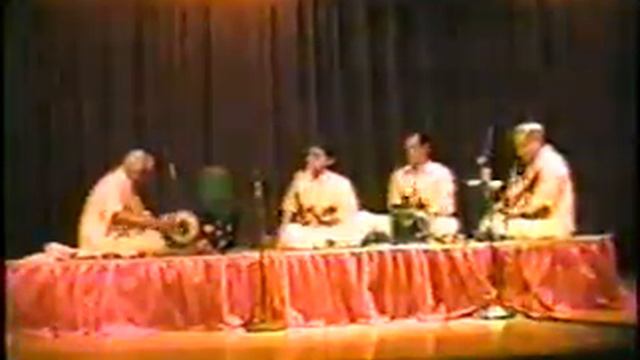 Sabhapathikku - Raga Aboghi by Mandolin U. Shrinivas ji смотреть онлайн