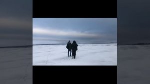 Катание на буере зимой. Парус на льду?