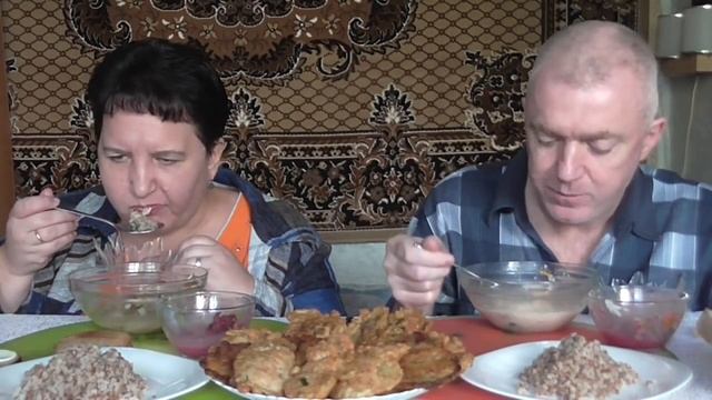 MUKBANG RUSSIA|ДОМАШНЯЯ ЕДА|СУП ЛЁГКИЙ НА КУРИНЫХ ШЕЯХ с ВЕРМИШЕЛЬЮ|ГОРБУША В КЛЯРЕ|ГРЕЧКА и ХЛЕБ