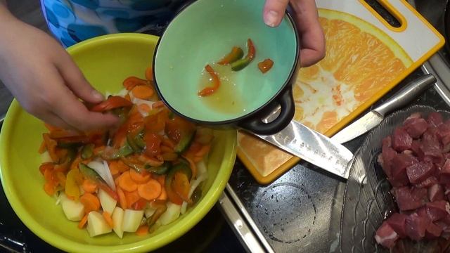 Жаркое в банке. Мясо с овощами и картофелем в банке