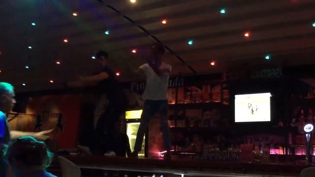 Турки танцуют на столе, Мармарис смотреть онлайн