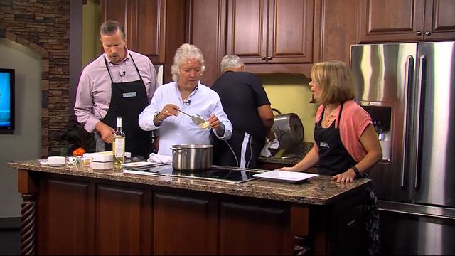 Crab Pasta with Bobby Hammond & Fausto DiCarlo - Ristorante Antipasti смотреть онлайн