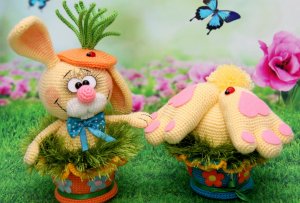 Зайки в горшочках / вязаные игрушки (крючком)