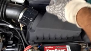 Ford focus 2000 changing PVC valve due to Error code P0171