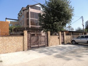 Жилье с бассейном для отдыха в Джемете. Мини-отели и гостиницы Джемете. «Семейный» ГОСТЕВОЙ ДОМ